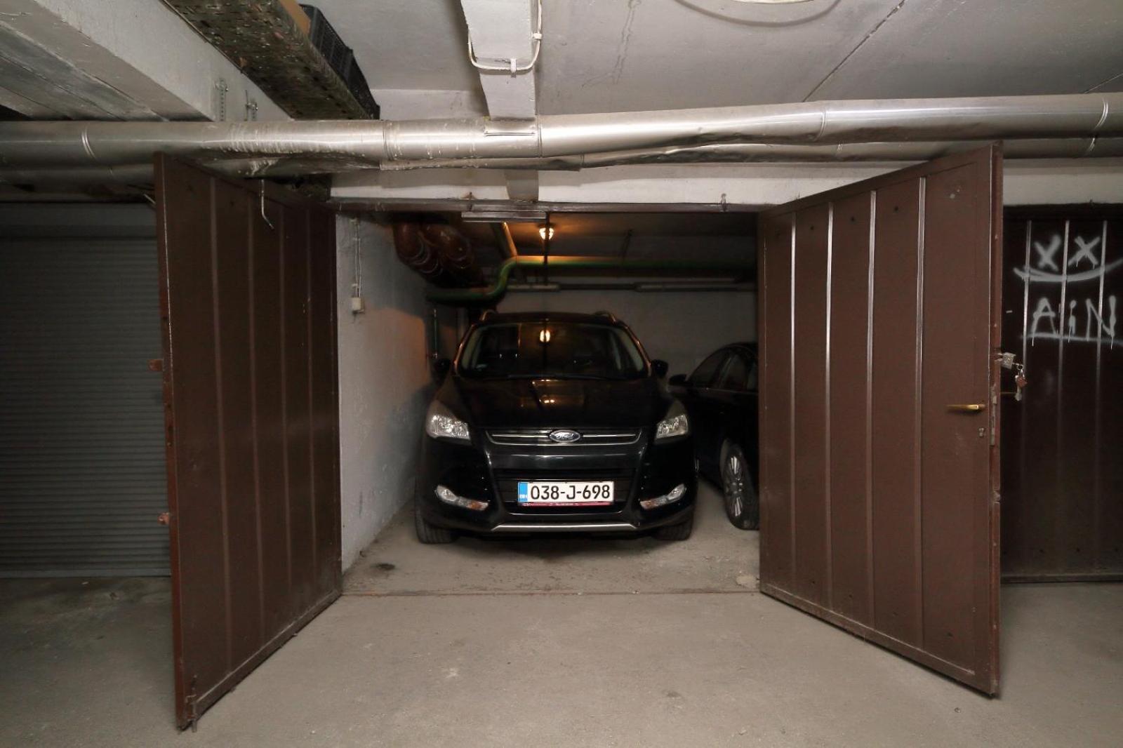 Apartament Franca A2-Parking Garage Sarajewo Zewnętrze zdjęcie